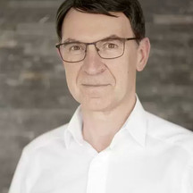 Dr. Dr. med. Bert Grundmann