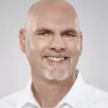 Dr. René Menzel
