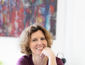 Dr. Esther Stragholz-Kirn