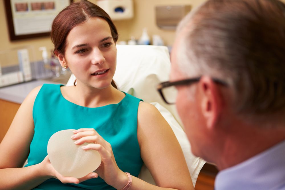 Die Auswahl des richtigen Implantats ist ausschlaggebend für eine rundum erfolgreiche Brustvergrößerung