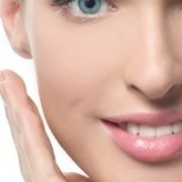 Vier besten ästhetischen Behandlungen für ein schmaleres Gesicht