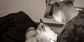 Dr. Erkan Demirsoy, der FUE-Spezialist: Überzeugende Erfahrungen von Patienten Dr. Erkan Demirsoy, der FUE-Spezialist: Überzeugende Erfahrungen von Patienten