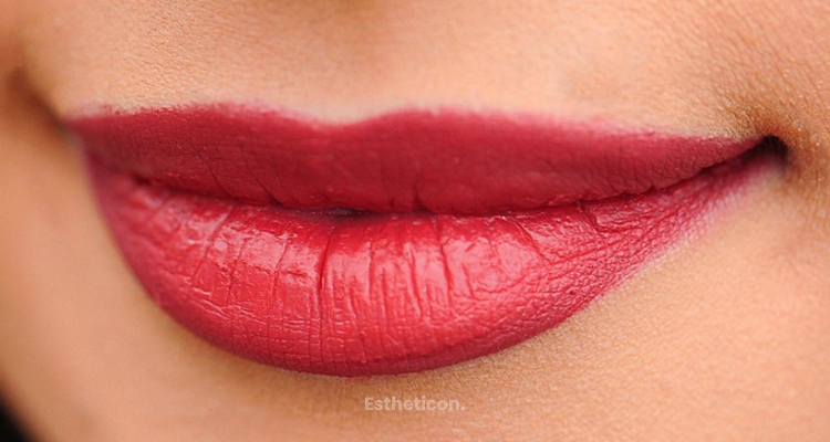 Lippen aufspritzen – Materialien, Techniken und Risiken
