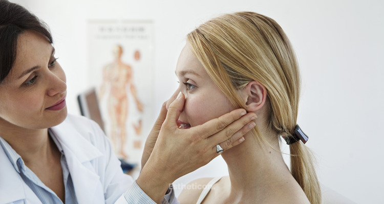 Was sind mögliche Komplikationen einer Nasen OP?