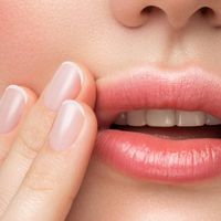 Lippenlift (Bullhorn-Lift) vs. Lippenaufspritzen: Unterschiede, Vorteile und Einsatzmöglichkeiten