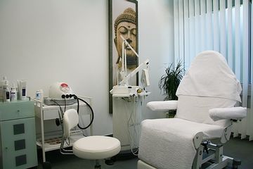 Dr Pilz Behandlungszimmer Kosmetik