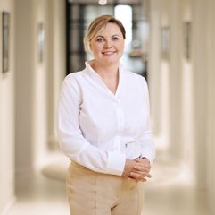 Dr. Irina Izmaylova THERESIUM │ DR. KLOEPPEL – Zentrum für Ästhetische Chirurgie & Medizin