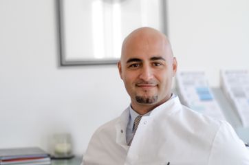 Dr. med. Amir Razzaghi