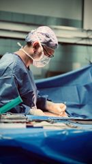 Dr. med. Jiri Blazek, Facharzt für Plastische und Ästhetische Chirurgie, Berlin