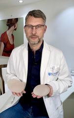 Dr. med. Jiri Blazek