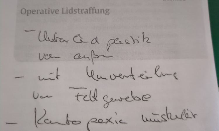 Nach Unterlied Straffung Lidtiefstellung und Ptosis - 72810