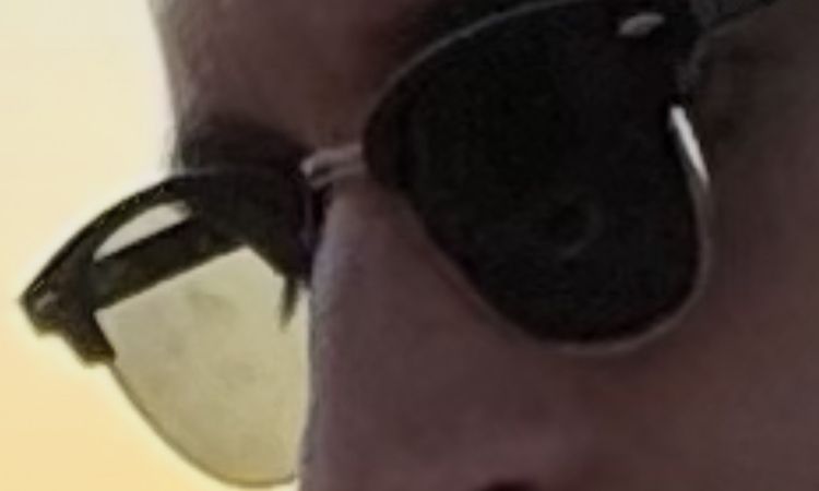 Schnittnarbe an Stirn behandeln - 83170