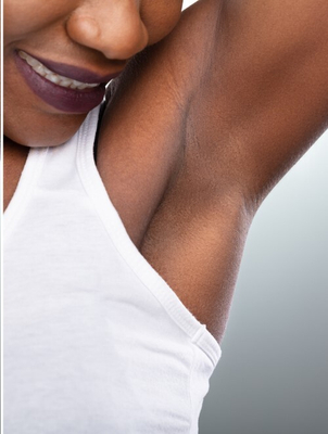 Vor allem schwarze und dunkle Haare lassen sich optimal weglasern