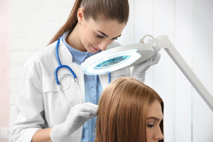 Was können Sie von Ihrem ersten Termin mit dem Chirurgen/Arzt erwarten?