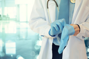 Suchen Sie sich einen Spezialisten, der Ihnen Vorher-Nachher-Fotos seiner Patienten zeigen kann