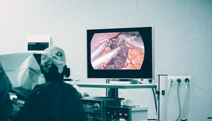 Die Sleeve-Gastrektomie ist minimal invasiv und erfolgt laparoskopisch