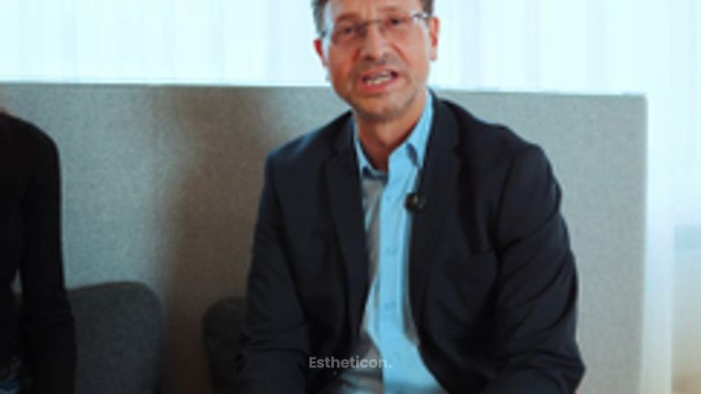 Patientin nach Brustvergrößerung