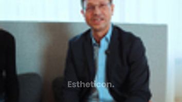 Patientin nach Brustvergrößerung